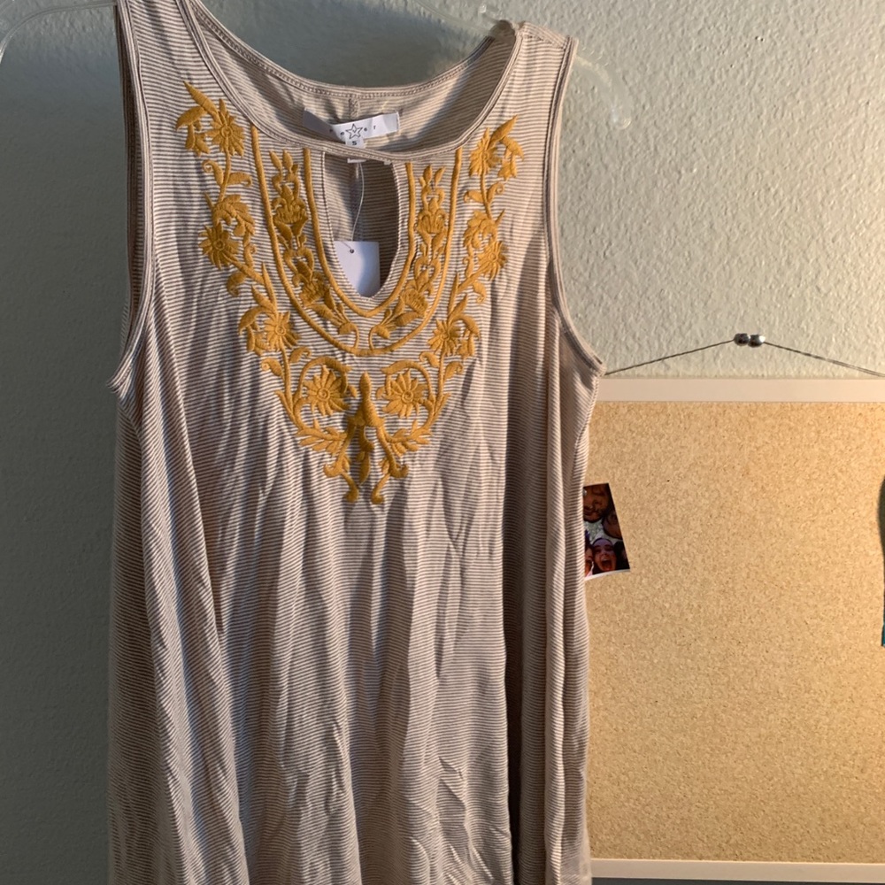 NWT Tank Top Floral Embroidored Blouse